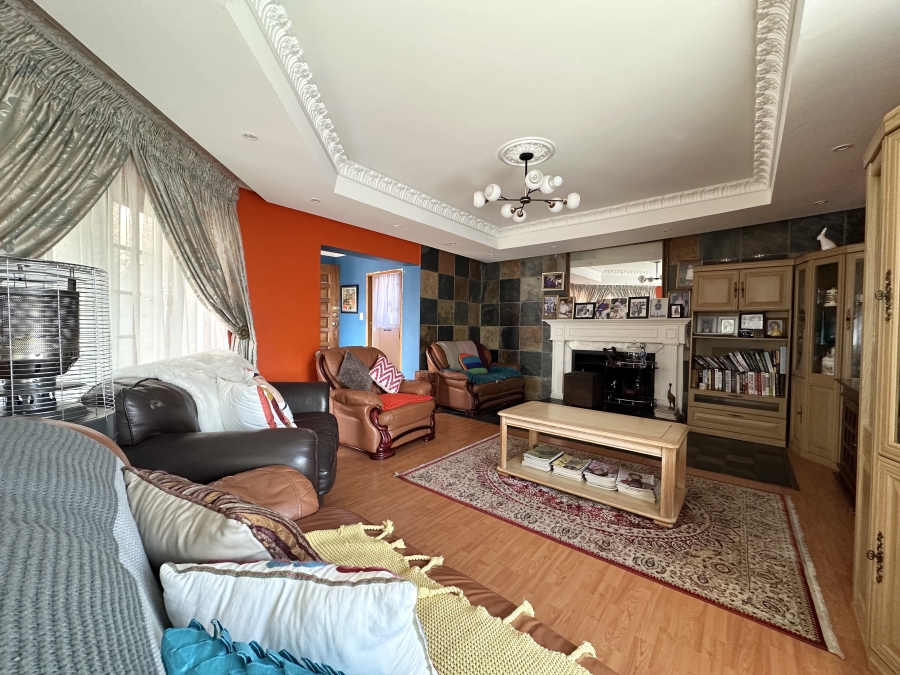 5 Bedroom Property for Sale in Southernwood Eastern Cape